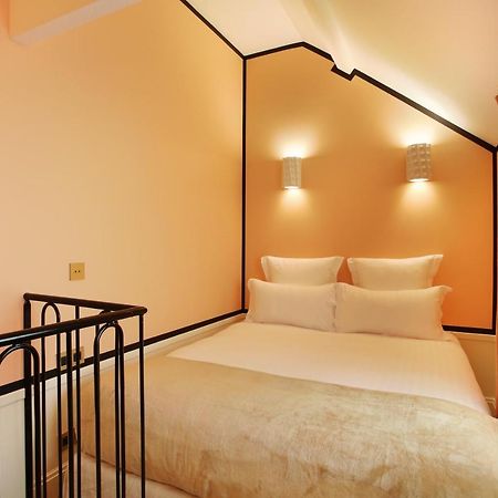 Pick A Flat'S - A Bedroom In Le Marais París Exterior foto